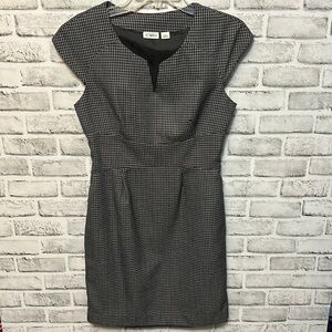 𝅺cato Black and White Sheath Dress, V-Neck, Size 6, Beautiful